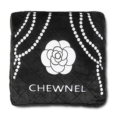 Chewnel Noir Bed